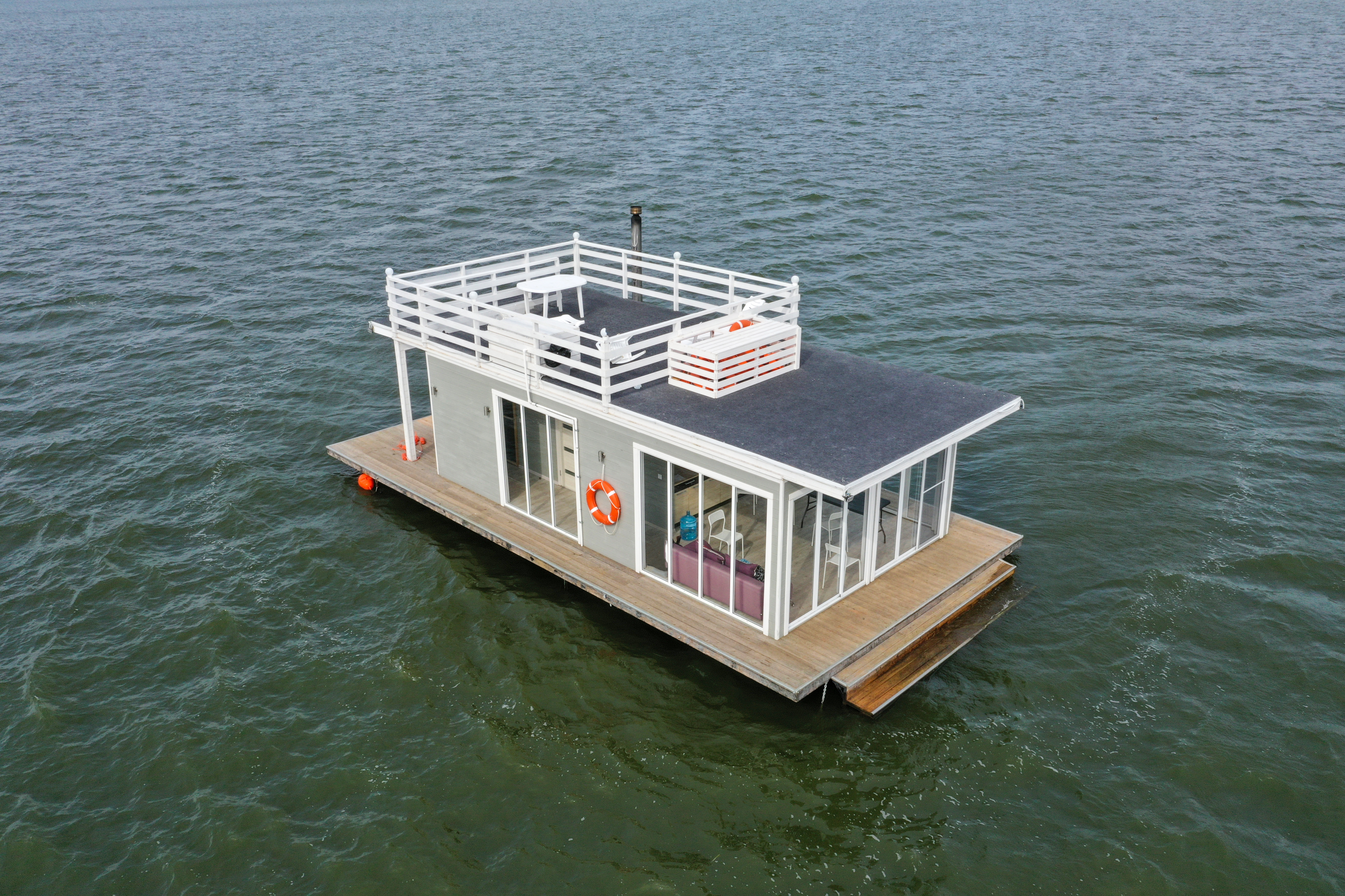 houseboats