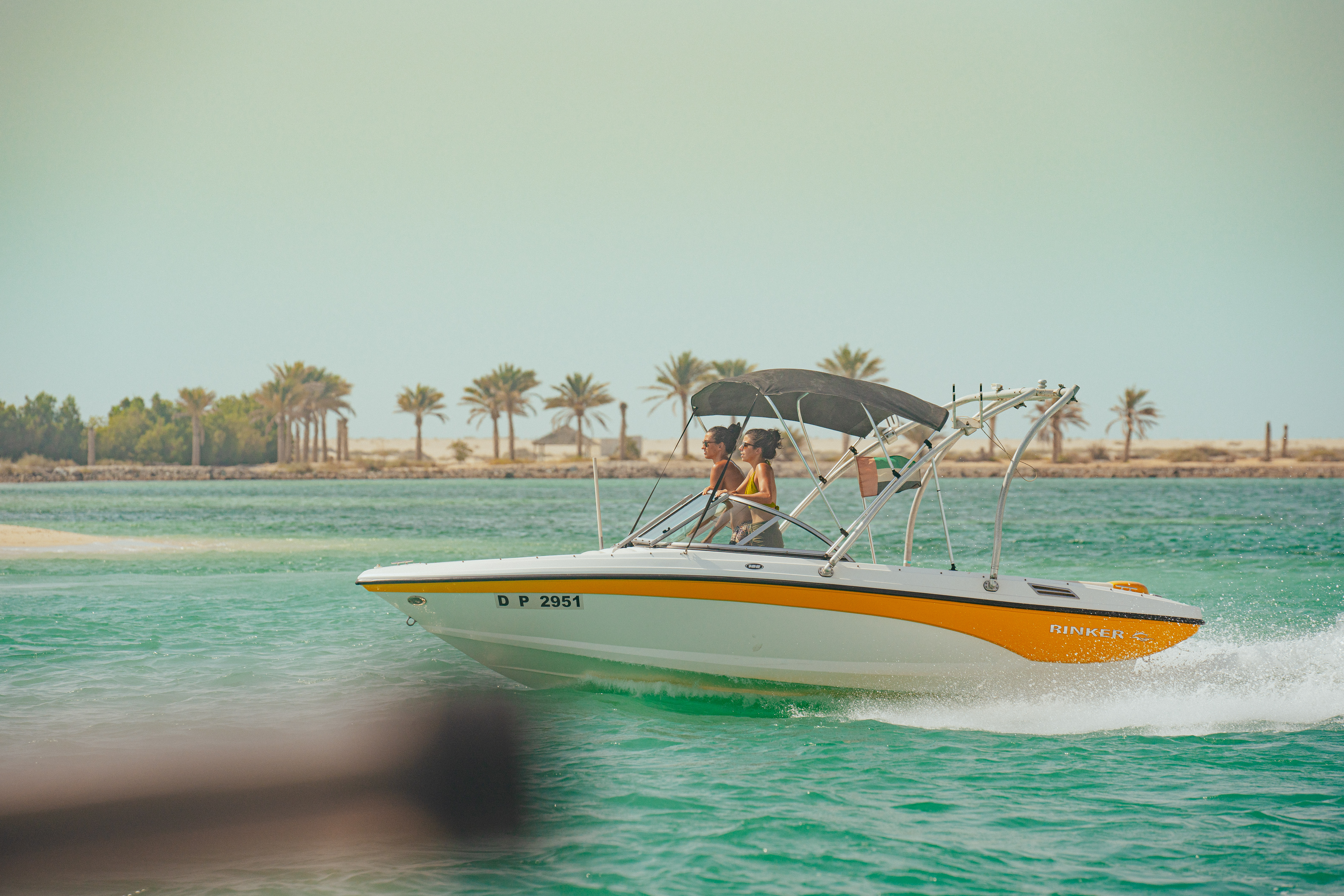 speedboats